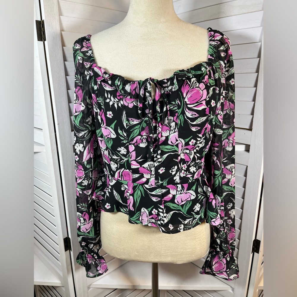 NEW JAPNA PUFF SLEEVE CROP  TOP